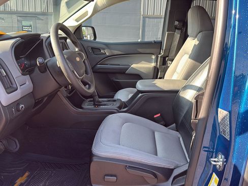 Used 2020 Chevrolet Colorado W/T w/ WT Convenience Package RWD image 9