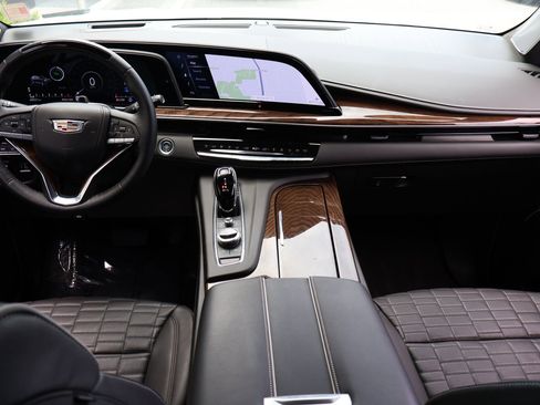 Used 2023 Cadillac Escalade ESV Sport Platinum w/ Heavy-Duty Trailer Package AWD/4WD image 17