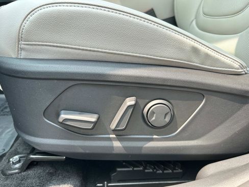 Used 2024 Hyundai Tucson Limited image 19