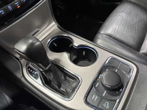 Used 2019 Jeep Grand Cherokee Limited AWD/4WD image 24