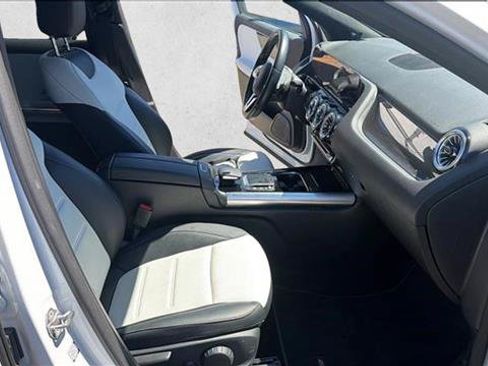 Used 2022 Mercedes-Benz GLA 250 4MATIC image 10