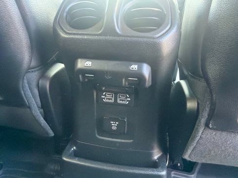 Used 2024 Jeep Wrangler Unlimited Sahara w/ Technology Group AWD/4WD image 25