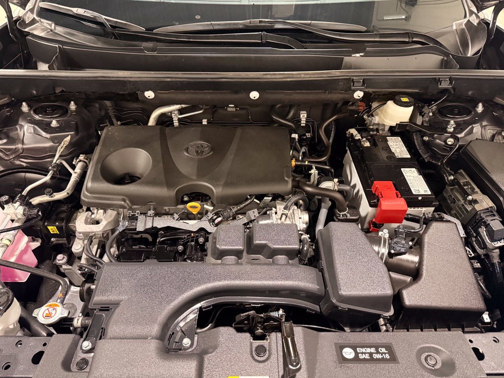 Used 2025 Toyota RAV4 XLE FWD image 11