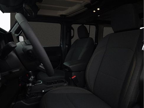 Used 2025 Jeep Wrangler Unlimited Sport AWD/4WD image 12