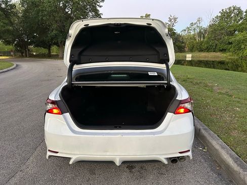 Used 2021 Toyota Camry SE image 10