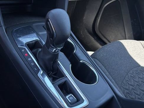 Used 2024 Chevrolet Equinox LT FWD image 28