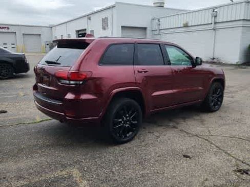 Used 2022 Jeep Grand Cherokee Laredo X AWD/4WD image 13