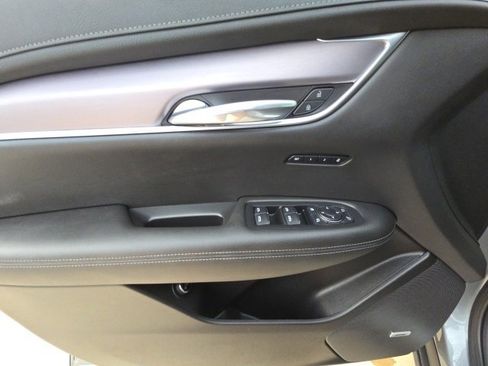 Used 2023 Cadillac XT6 Luxury image 13