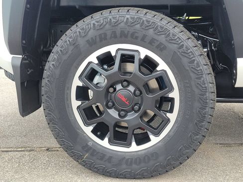 New 2026 Toyota Tacoma TRD Off-Road AWD/4WD image 6