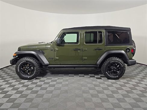 Used 2021 Jeep Wrangler Unlimited Willys image 2