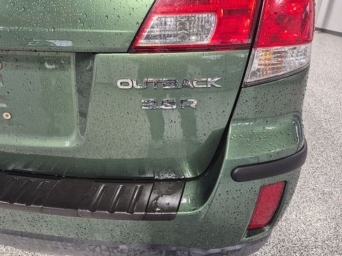 Used 2012 Subaru Outback 3.6R Premium AWD/4WD image 9