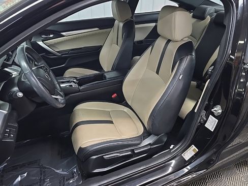 Used 2018 Honda Civic Touring image 30