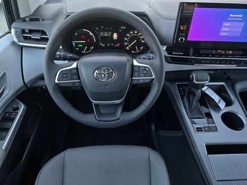 Certified 2026 Toyota Sienna XLE FWD image 13