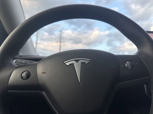 Used 2024 Tesla Model Y Performance AWD/4WD image 24