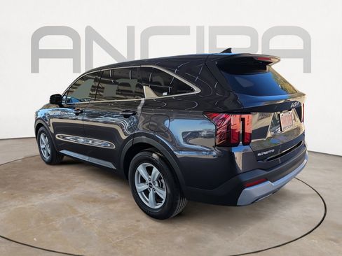 Certified 2025 Kia Sorento LX image 6