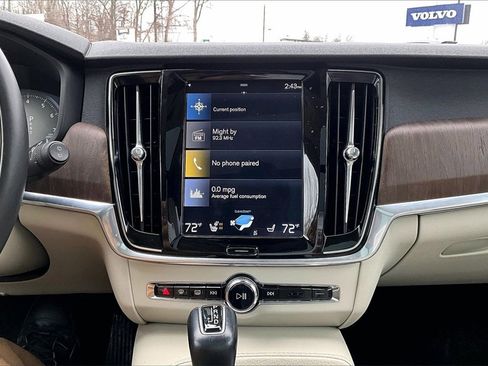 Used 2021 Volvo V90 T6 Cross Country image 14