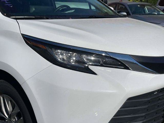Certified 2022 Toyota Sienna LE FWD image 11