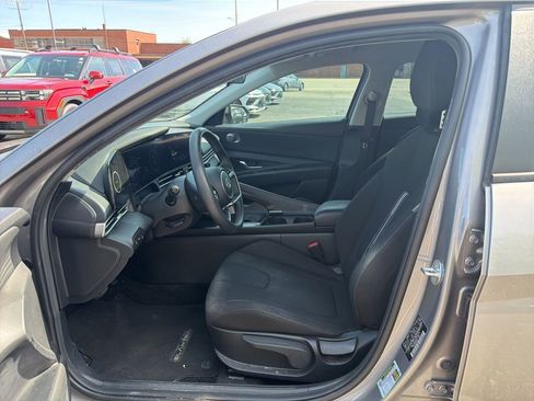 Certified 2023 Hyundai Elantra SEL w/ Convenience Package FWD image 13