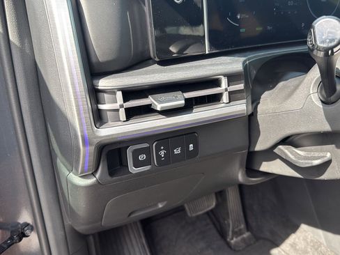 Used 2025 Hyundai Santa Fe Limited FWD image 18