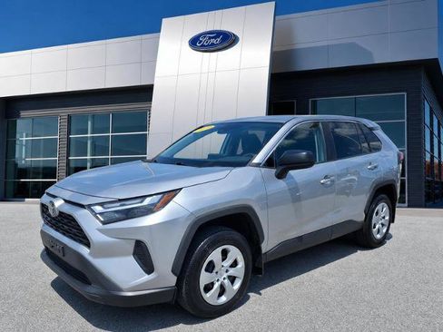 Used 2023 Toyota RAV4 LE FWD image 4