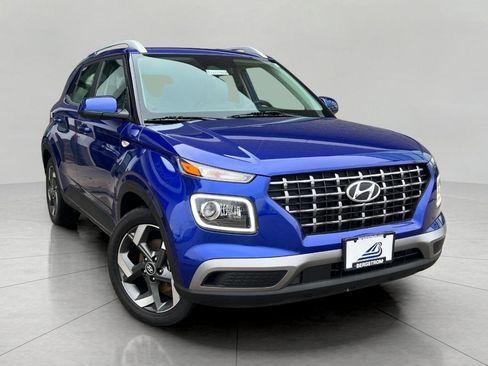 Used 2023 Hyundai Venue Limited image 1