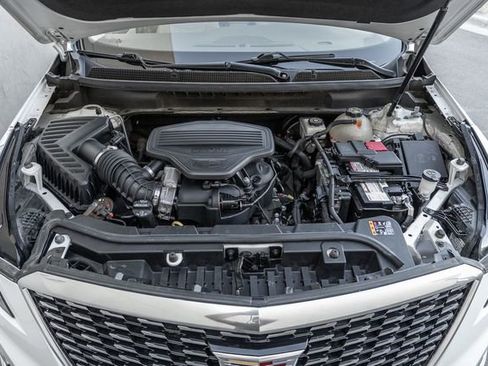 Used 2021 Cadillac XT5 Premium Luxury image 16