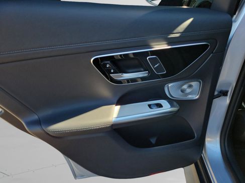 Used 2023 Mercedes-Benz GLC 300 image 28