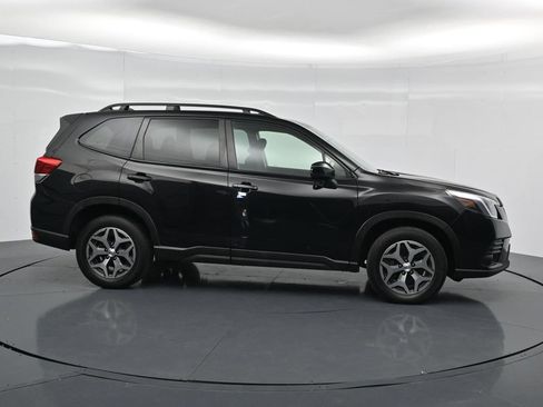 Used 2024 Subaru Forester Premium AWD/4WD image 8