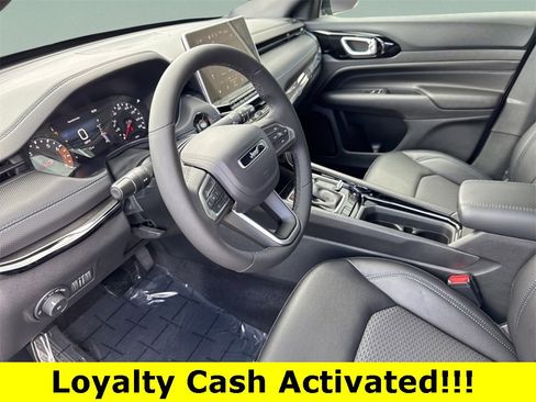 New 2026 Jeep Compass Latitude image 19