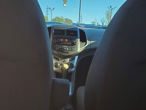 Used 2013 Chevrolet Sonic LT image 37