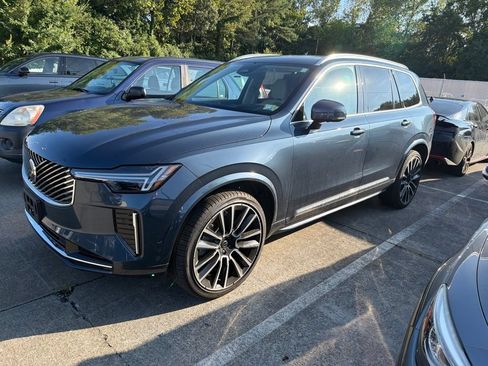 Used 2025 Volvo XC90 B6 Ultra w/ Lounge Package AWD/4WD image 3