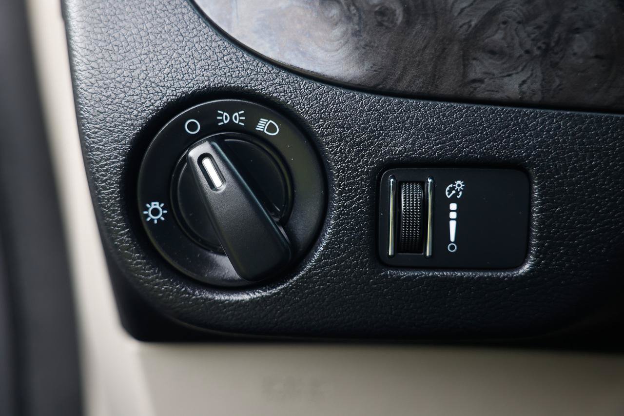 Used 2017 Dodge Grand Caravan SE w/ Power Window Group FWD image 40