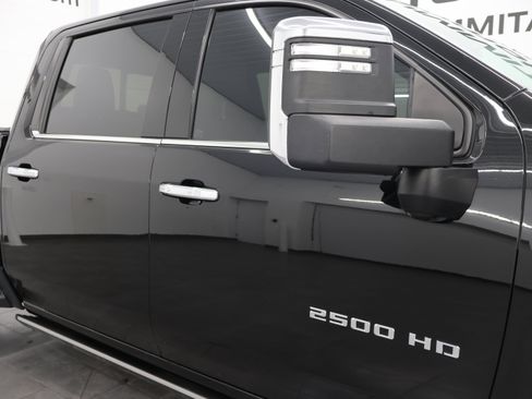 Used 2023 Chevrolet Silverado 2500 High Country image 30