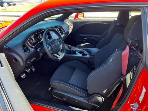 Used 2023 Dodge Challenger SRT Hellcat w/ Driver Convenience Group image 16