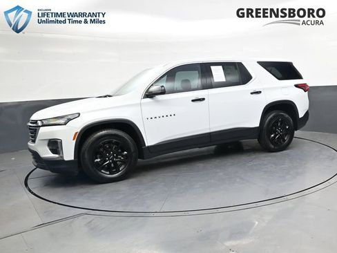 Used 2022 Chevrolet Traverse LS FWD image 9