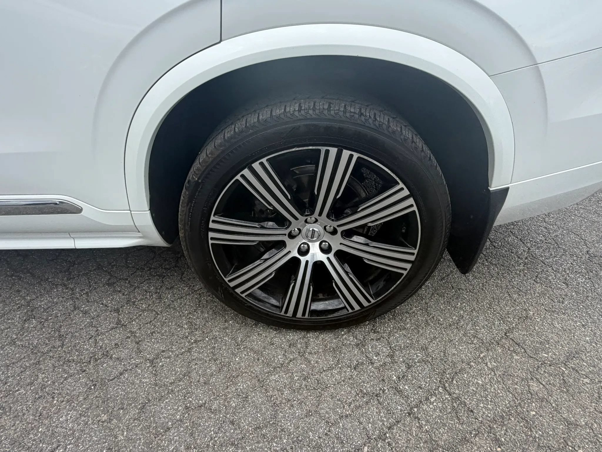 Used 2022 Volvo XC90 T6 Inscription w/ Climate Package AWD/4WD image 9