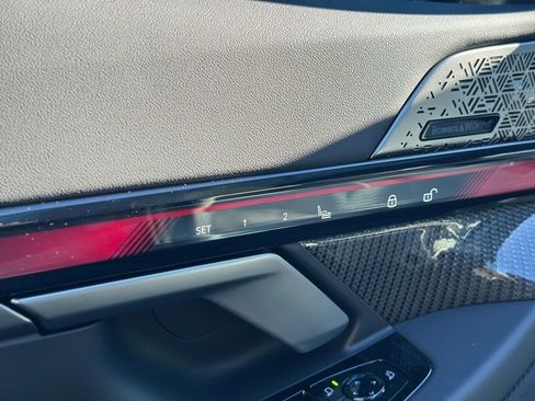 New 2025 BMW i5 M60 w/ Premium Package image 17