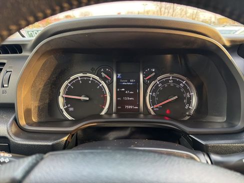 Used 2021 Toyota 4Runner Venture w/ Moonroof Package image 27