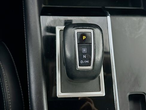 Used 2024 Mitsubishi Outlander SE image 25