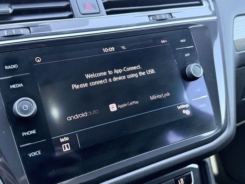 Used 2019 Volkswagen Tiguan SEL R-Line FWD image 64