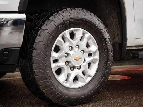 Used 2021 Chevrolet Silverado 3500 LT w/ Convenience Package image 11