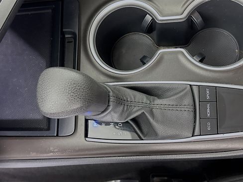 Used 2023 Toyota Camry LE image 20