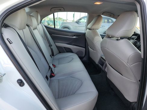 Used 2023 Toyota Camry SE image 14