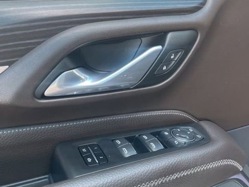 Used 2024 GMC Yukon Denali w/ Advanced Technology Package image 15