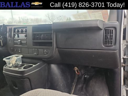 Used 2015 GMC Savana 2500 RWD image 27