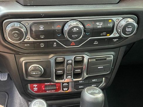 Used 2021 Jeep Wrangler Unlimited Rubicon image 39