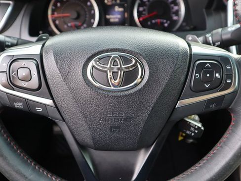 Used 2017 Toyota Camry SE image 29