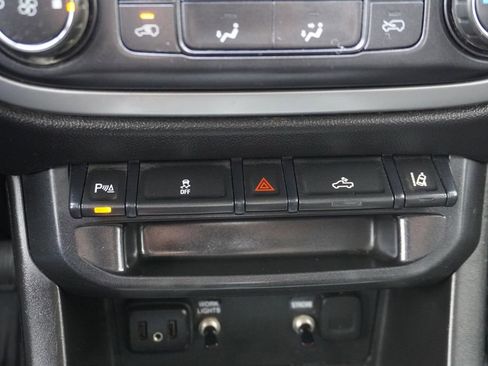 Used 2022 Chevrolet Colorado LT w/ Fleet Safety Package image 18