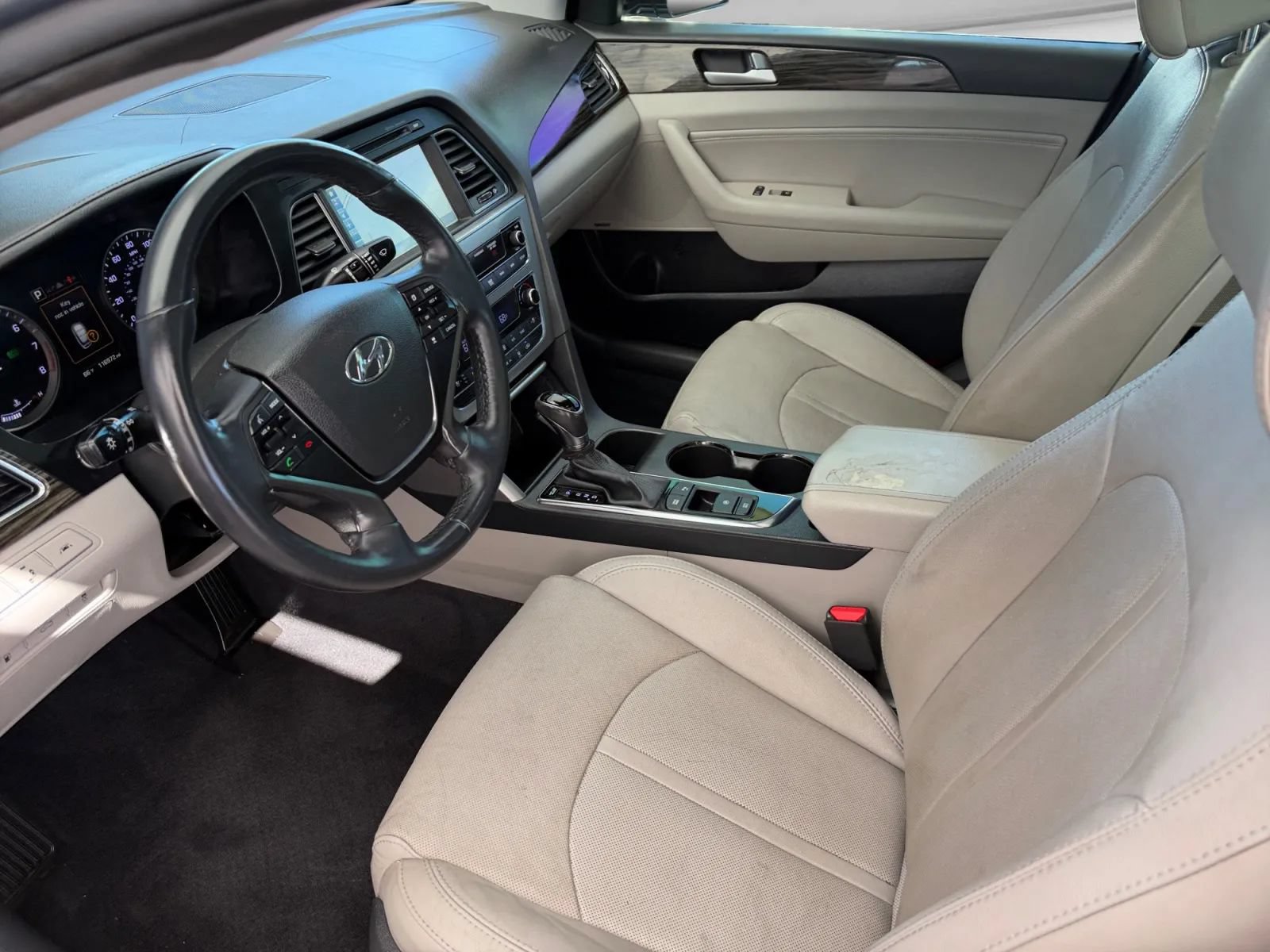 Used 2016 Hyundai Sonata Limited w/ Option Group 04 FWD image 12