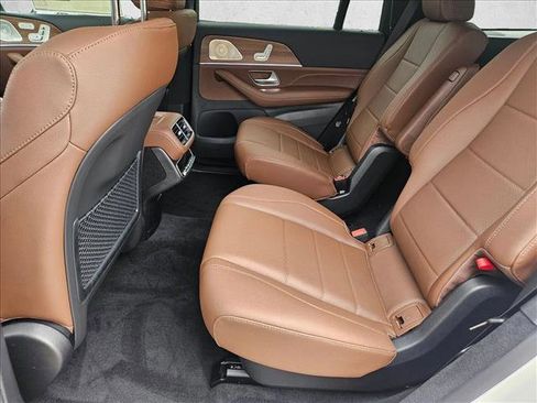 New 2026 Mercedes-Benz GLS 450 4MATIC image 16